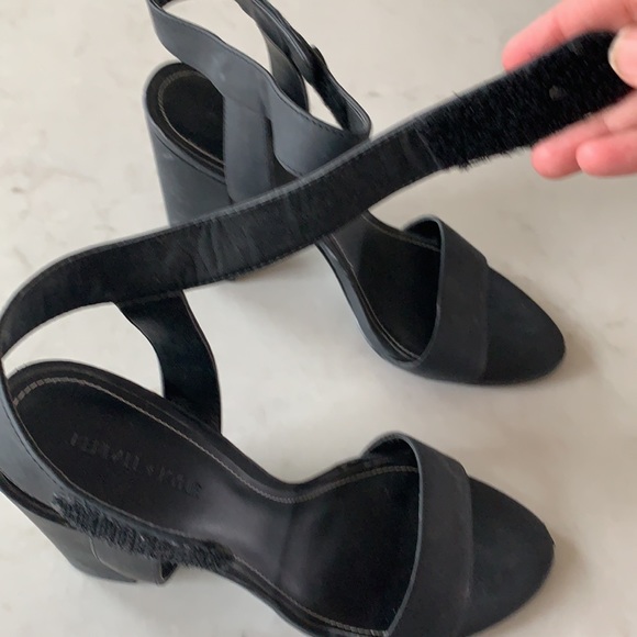 🌈 3/$20 Kendall & Kylie black velcro ankle strap heels - Picture 9 of 9